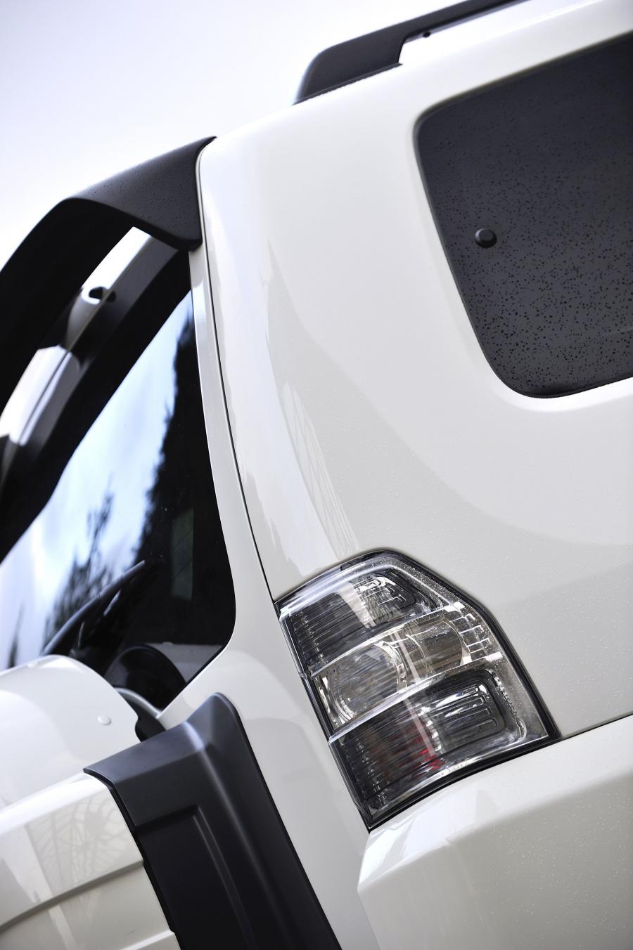  Mitsubishi Shogun Black 2012 года  (UK) (фото 39 из 85)